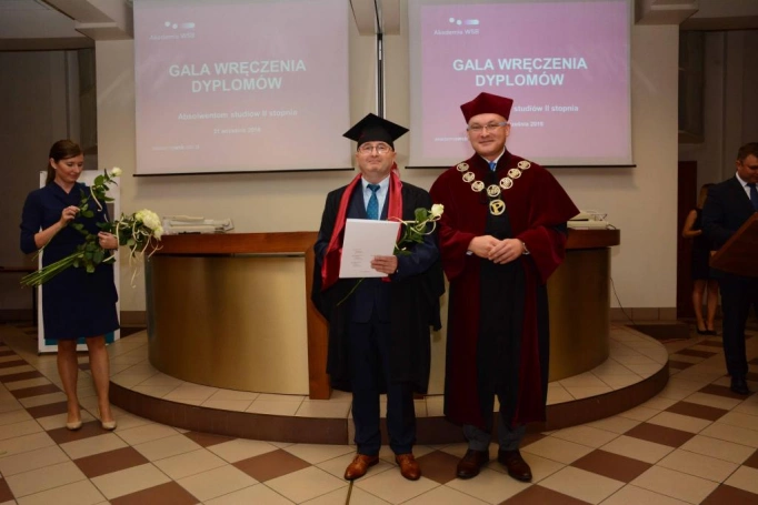 Zdjęcie nr 37 z galerii Absolwenci studiów magisterskich odebrali dyplomy