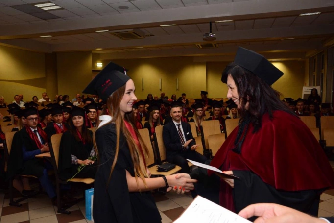 Zdjęcie nr 58 z galerii Absolwenci studiów magisterskich odebrali dyplomy