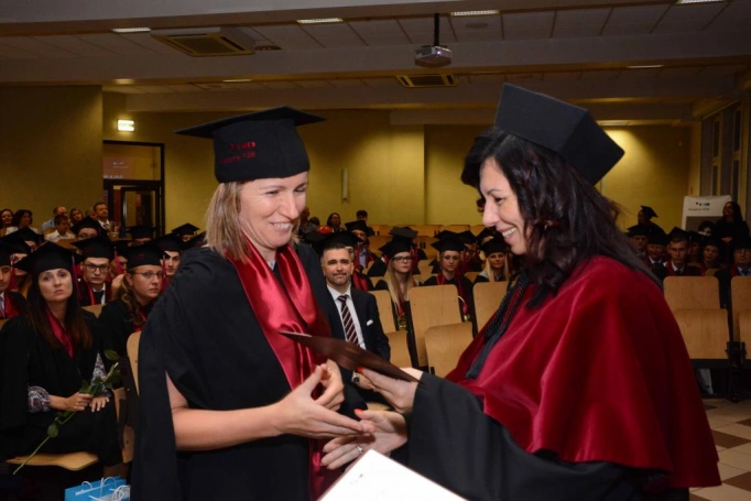 Zdjęcie nr 50 z galerii Absolwenci studiów magisterskich odebrali dyplomy