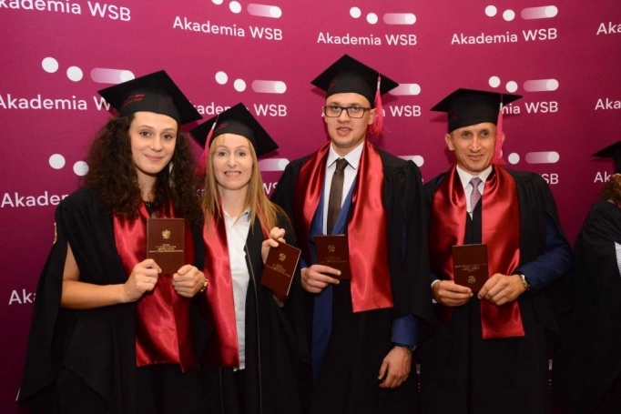 Zdjęcie nr 19 z galerii Absolwenci studiów magisterskich odebrali dyplomy