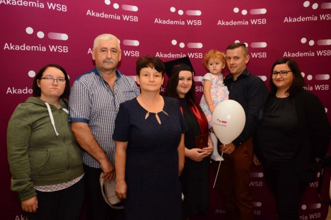 Zdjęcie nr 25 z galerii Absolwenci studiów magisterskich odebrali dyplomy