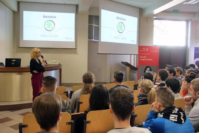 Zdjęcie nr 6 z galerii Uczniowie sosnowieckiego "Elektronika" odwiedzili Akademię WSB
