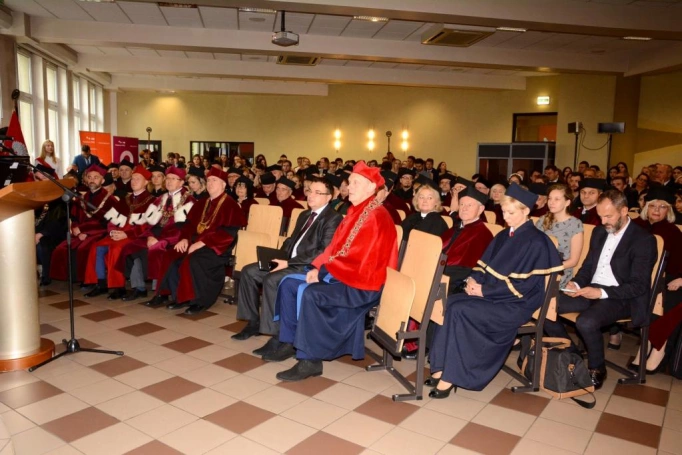 Zdjęcie nr 24 z galerii Inauguracja roku akademickiego 2018/2019 - już za nami
