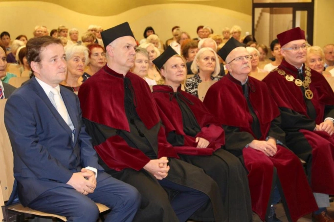 Zdjęcie nr 10 z galerii Uniwersytet Trzeciego Wieku zainaugurował nowy rok akademicki