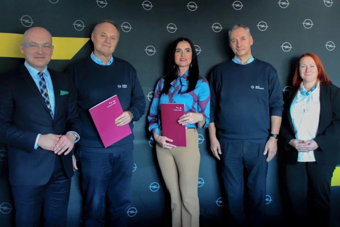Zdjęcie nr 1 z galerii Opel Manufacturing Poland sp. z o. o. nowym partnerem Akademii WSB