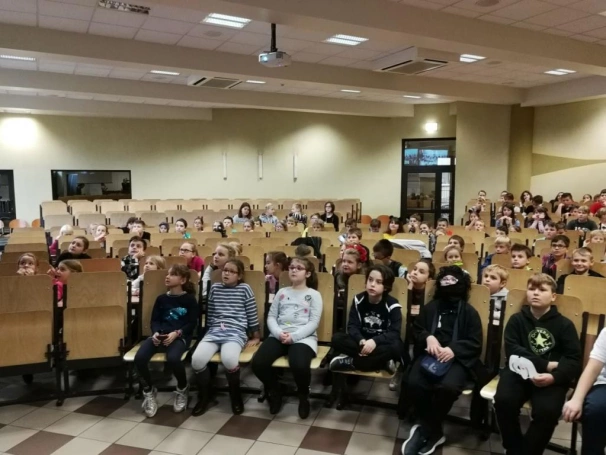 Zdjęcie nr 2 z galerii Halloweenowe warsztaty językowe w Akademii WSB