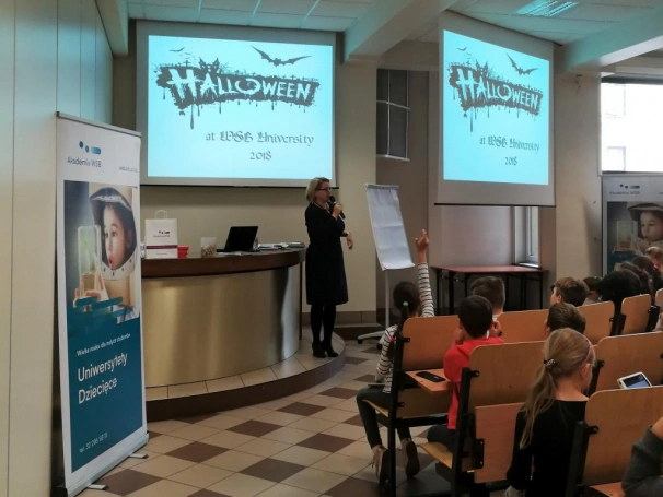 Zdjęcie nr 1 z galerii Halloweenowe warsztaty językowe w Akademii WSB