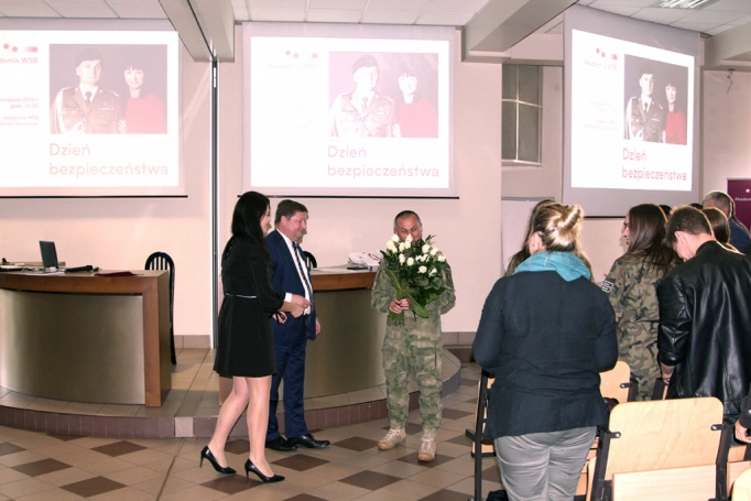 Zdjęcie nr 2 z galerii Bezpiecznie już było? Spotkanie z gen. Romanem Polko oraz dr Pauliną Polko