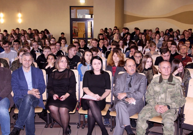 Zdjęcie nr 5 z galerii Bezpiecznie już było? Spotkanie z gen. Romanem Polko oraz dr Pauliną Polko