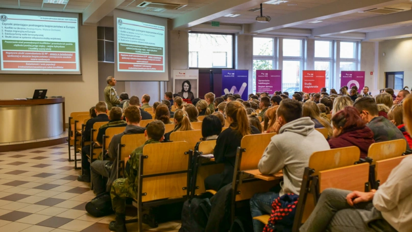 Zdjęcie nr 4 z galerii Dzień podchorążego w Akademii WSB