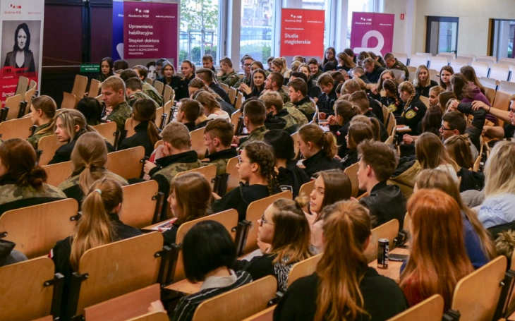 Zdjęcie nr 5 z galerii Dzień podchorążego w Akademii WSB