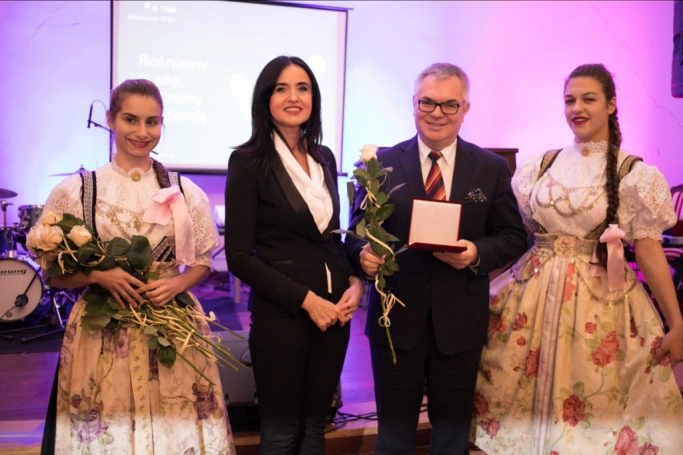 Zdjęcie nr 4 z galerii Jubileusz 10-lecia Wydziału Zamiejscowego w Cieszynie połączony z uroczystą Inauguracją Instytutu Studiów nad Współpracą Terytorialną i Międzyorganizacyjną