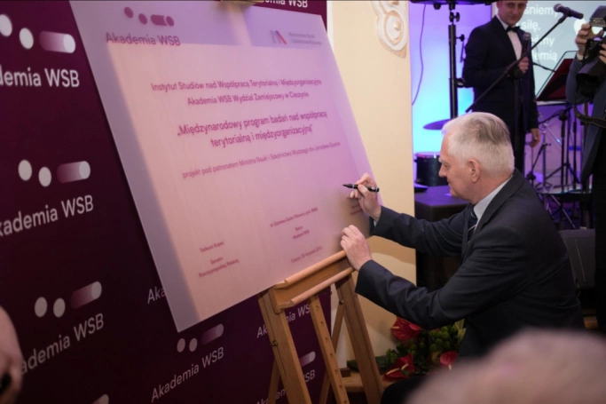 Zdjęcie nr 19 z galerii Jubileusz 10-lecia Wydziału Zamiejscowego w Cieszynie połączony z uroczystą Inauguracją Instytutu Studiów nad Współpracą Terytorialną i Międzyorganizacyjną