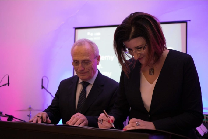 Zdjęcie nr 24 z galerii Jubileusz 10-lecia Wydziału Zamiejscowego w Cieszynie połączony z uroczystą Inauguracją Instytutu Studiów nad Współpracą Terytorialną i Międzyorganizacyjną