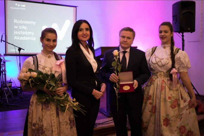 Zdjęcie nr 38 z galerii Jubileusz 10-lecia Wydziału Zamiejscowego w Cieszynie połączony z uroczystą Inauguracją Instytutu Studiów nad Współpracą Terytorialną i Międzyorganizacyjną