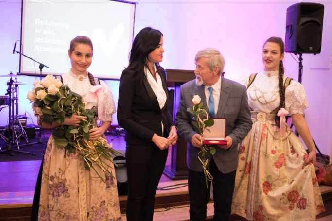 Zdjęcie nr 42 z galerii Jubileusz 10-lecia Wydziału Zamiejscowego w Cieszynie połączony z uroczystą Inauguracją Instytutu Studiów nad Współpracą Terytorialną i Międzyorganizacyjną