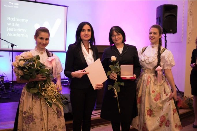 Zdjęcie nr 43 z galerii Jubileusz 10-lecia Wydziału Zamiejscowego w Cieszynie połączony z uroczystą Inauguracją Instytutu Studiów nad Współpracą Terytorialną i Międzyorganizacyjną
