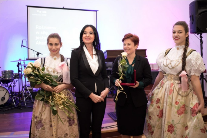 Zdjęcie nr 50 z galerii Jubileusz 10-lecia Wydziału Zamiejscowego w Cieszynie połączony z uroczystą Inauguracją Instytutu Studiów nad Współpracą Terytorialną i Międzyorganizacyjną