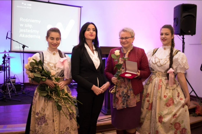 Zdjęcie nr 52 z galerii Jubileusz 10-lecia Wydziału Zamiejscowego w Cieszynie połączony z uroczystą Inauguracją Instytutu Studiów nad Współpracą Terytorialną i Międzyorganizacyjną