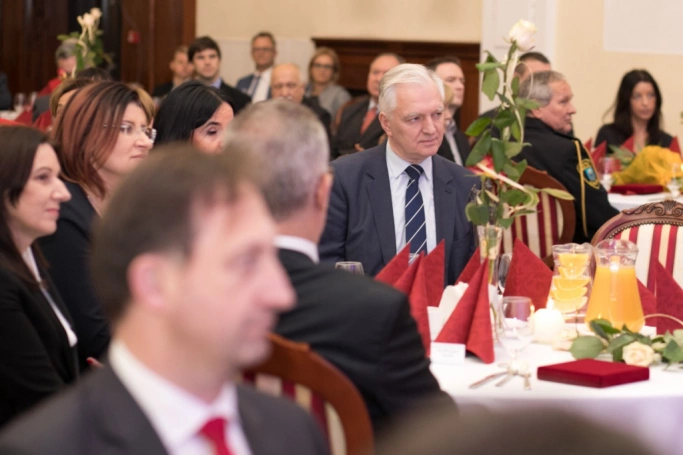 Zdjęcie nr 71 z galerii Jubileusz 10-lecia Wydziału Zamiejscowego w Cieszynie połączony z uroczystą Inauguracją Instytutu Studiów nad Współpracą Terytorialną i Międzyorganizacyjną