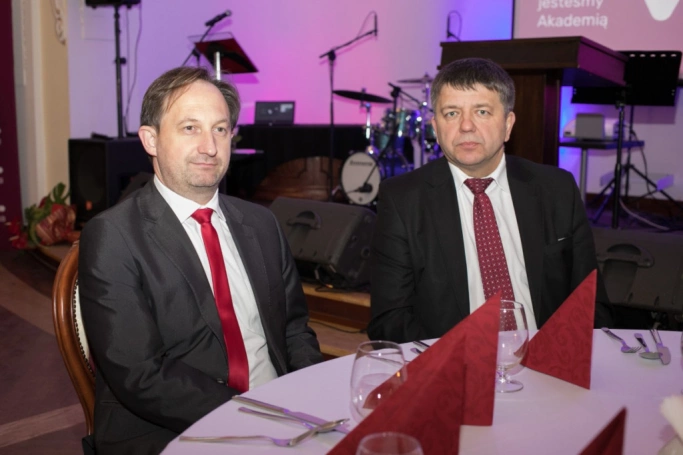 Zdjęcie nr 81 z galerii Jubileusz 10-lecia Wydziału Zamiejscowego w Cieszynie połączony z uroczystą Inauguracją Instytutu Studiów nad Współpracą Terytorialną i Międzyorganizacyjną