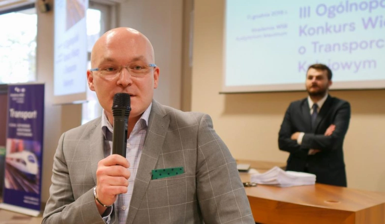 Zdjęcie nr 1 z galerii Złote Indeksy dla zwycięzców III Ogólnopolskiego Konkursu Wiedzy o Transporcie Kolejowym