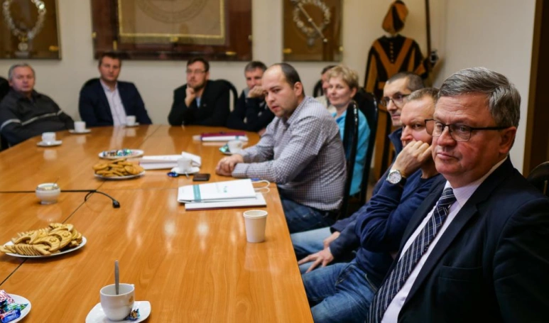 Zdjęcie nr 10 z galerii Złote Indeksy dla zwycięzców III Ogólnopolskiego Konkursu Wiedzy o Transporcie Kolejowym