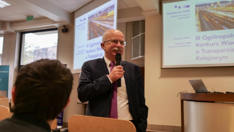 Zdjęcie nr 2 z galerii Złote Indeksy dla zwycięzców III Ogólnopolskiego Konkursu Wiedzy o Transporcie Kolejowym