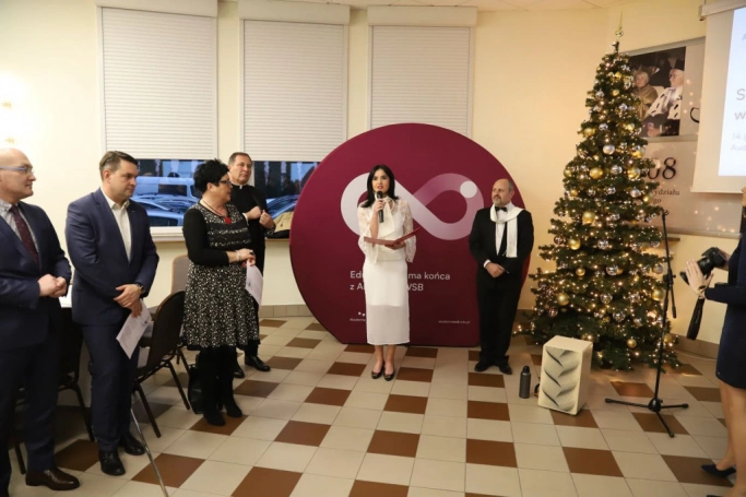 Zdjęcie nr 17 z galerii Spotkanie wigilijno-noworoczne w Akademii WSB