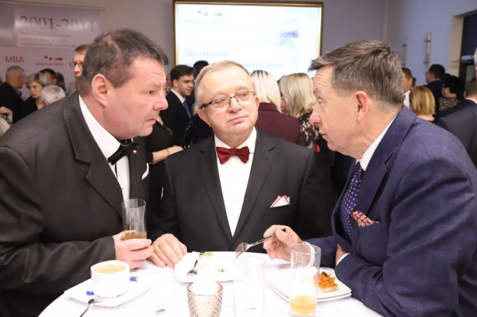 Zdjęcie nr 35 z galerii Spotkanie wigilijno-noworoczne w Akademii WSB