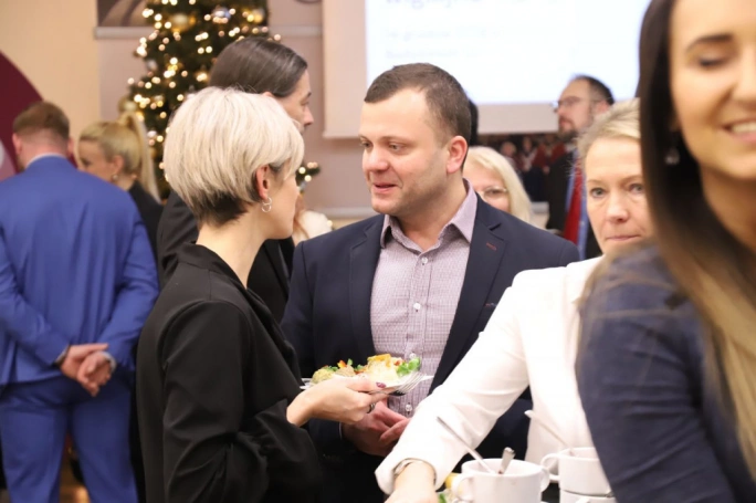 Zdjęcie nr 38 z galerii Spotkanie wigilijno-noworoczne w Akademii WSB