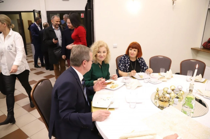 Zdjęcie nr 45 z galerii Spotkanie wigilijno-noworoczne w Akademii WSB