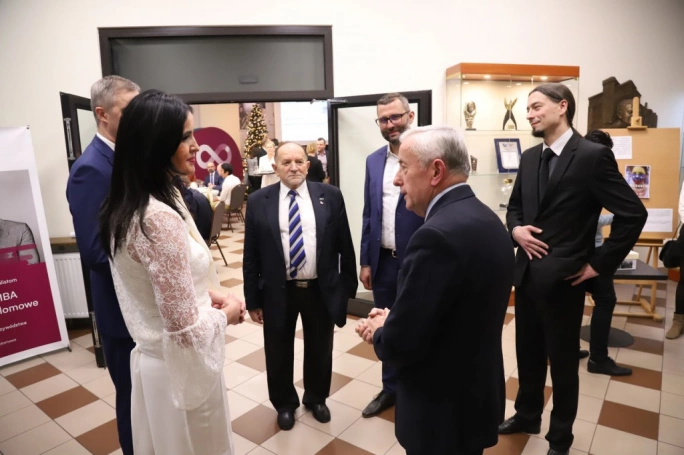 Zdjęcie nr 47 z galerii Spotkanie wigilijno-noworoczne w Akademii WSB