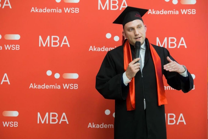 Zdjęcie nr 27 z galerii Absolwenci kierunku MBA (Partner kierunku: EY Academy of Business) odebrali dyplomy!