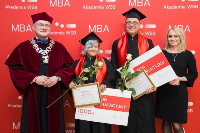 Zdjęcie nr 28 z galerii Absolwenci kierunku MBA (Partner kierunku: EY Academy of Business) odebrali dyplomy!