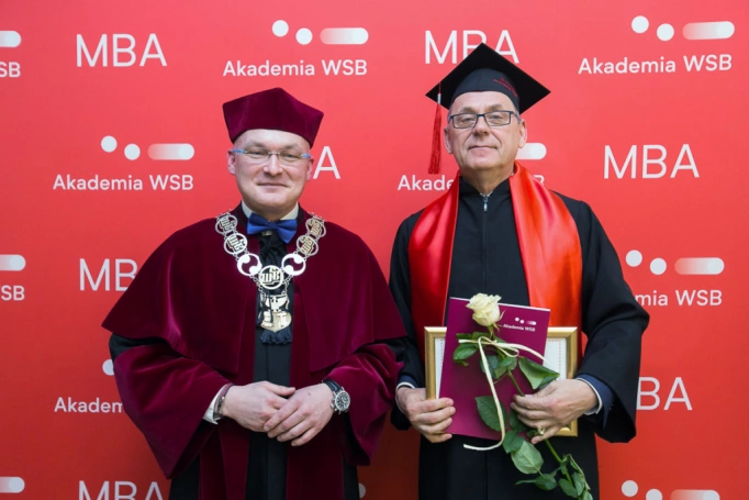 Zdjęcie nr 31 z galerii Absolwenci kierunku MBA (Partner kierunku: EY Academy of Business) odebrali dyplomy!