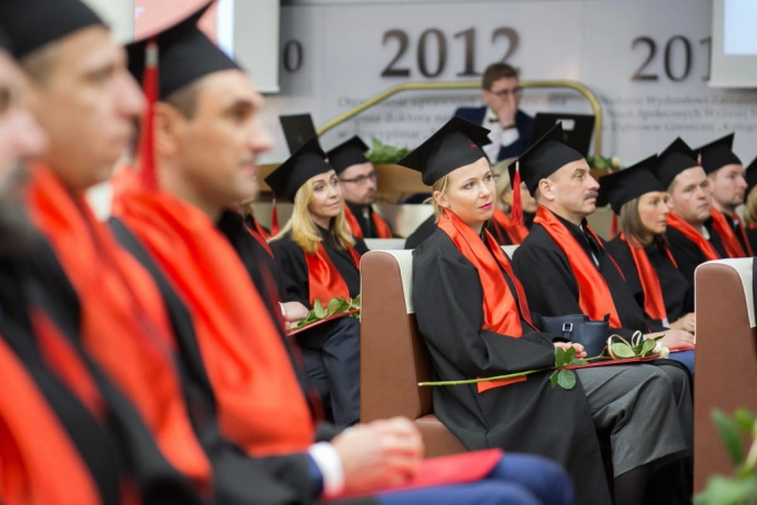 Zdjęcie nr 46 z galerii Absolwenci kierunku MBA (Partner kierunku: EY Academy of Business) odebrali dyplomy!