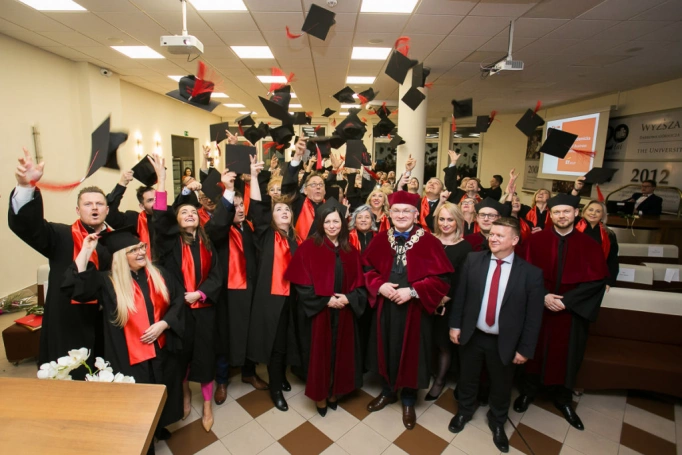 Zdjęcie nr 52 z galerii Absolwenci kierunku MBA (Partner kierunku: EY Academy of Business) odebrali dyplomy!