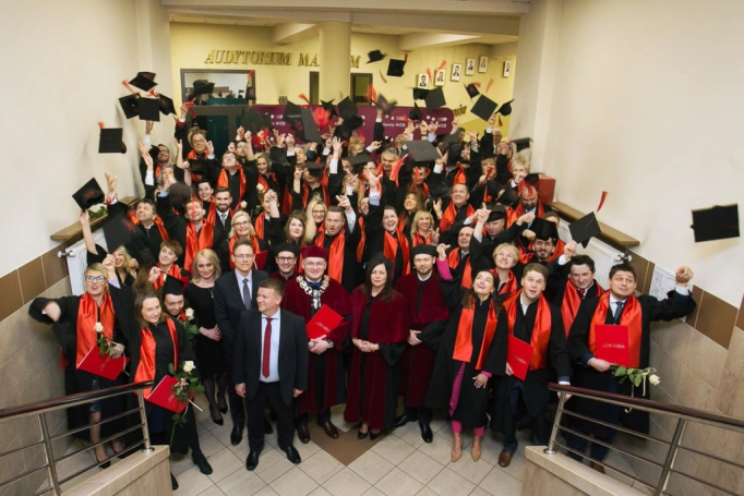 Zdjęcie nr 53 z galerii Absolwenci kierunku MBA (Partner kierunku: EY Academy of Business) odebrali dyplomy!