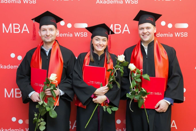 Zdjęcie nr 55 z galerii Absolwenci kierunku MBA (Partner kierunku: EY Academy of Business) odebrali dyplomy!