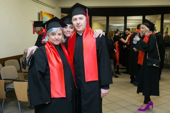 Zdjęcie nr 63 z galerii Absolwenci kierunku MBA (Partner kierunku: EY Academy of Business) odebrali dyplomy!