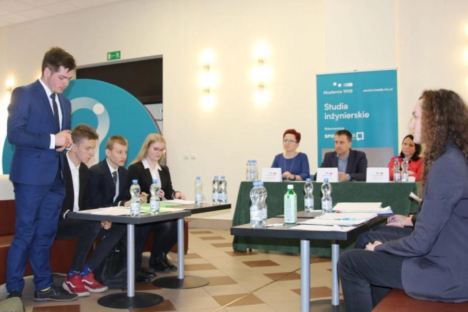 Zdjęcie nr 8 z galerii  Finał IV Turnieju Debat Oksfordzkich. "Złoty Argument 2019" w rękach liceum z Tychów