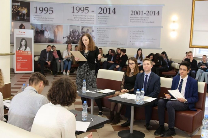 Zdjęcie nr 11 z galerii  Finał IV Turnieju Debat Oksfordzkich. "Złoty Argument 2019" w rękach liceum z Tychów