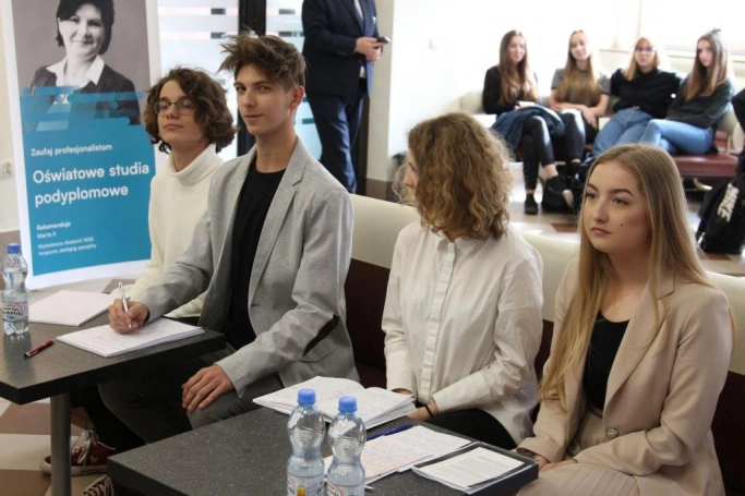 Zdjęcie nr 12 z galerii  Finał IV Turnieju Debat Oksfordzkich. "Złoty Argument 2019" w rękach liceum z Tychów