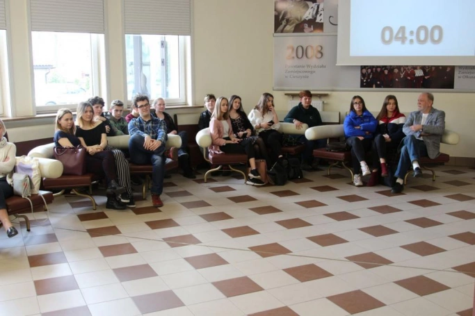 Zdjęcie nr 16 z galerii  Finał IV Turnieju Debat Oksfordzkich. "Złoty Argument 2019" w rękach liceum z Tychów