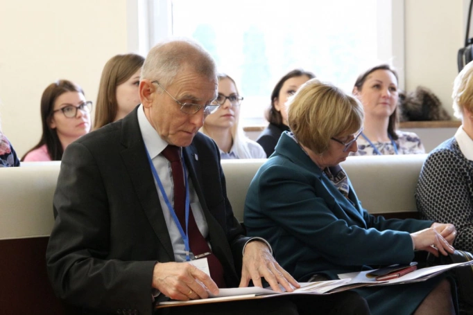 Zdjęcie nr 2 z galerii III Konferencja Naukowa z cyklu „Sukcesy i wyzwania w naukach o zarządzaniu. Od tradycji do współczesności”