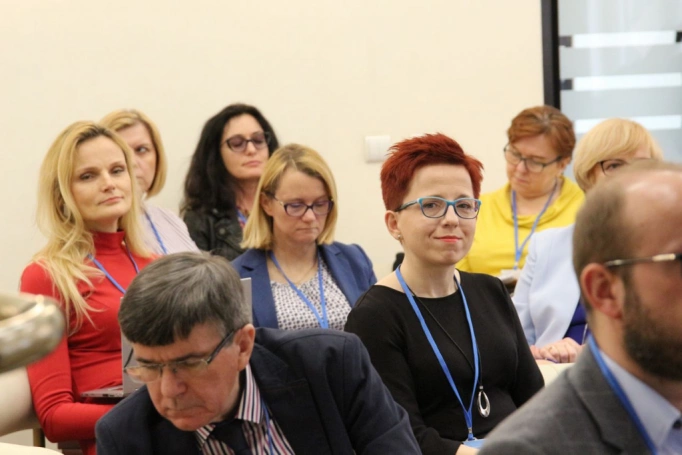 Zdjęcie nr 4 z galerii III Konferencja Naukowa z cyklu „Sukcesy i wyzwania w naukach o zarządzaniu. Od tradycji do współczesności”