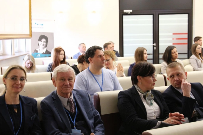 Zdjęcie nr 5 z galerii III Konferencja Naukowa z cyklu „Sukcesy i wyzwania w naukach o zarządzaniu. Od tradycji do współczesności”