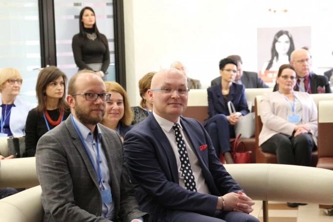 Zdjęcie nr 14 z galerii III Konferencja Naukowa z cyklu „Sukcesy i wyzwania w naukach o zarządzaniu. Od tradycji do współczesności”