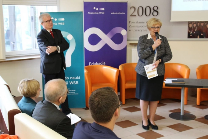 Zdjęcie nr 16 z galerii III Konferencja Naukowa z cyklu „Sukcesy i wyzwania w naukach o zarządzaniu. Od tradycji do współczesności”